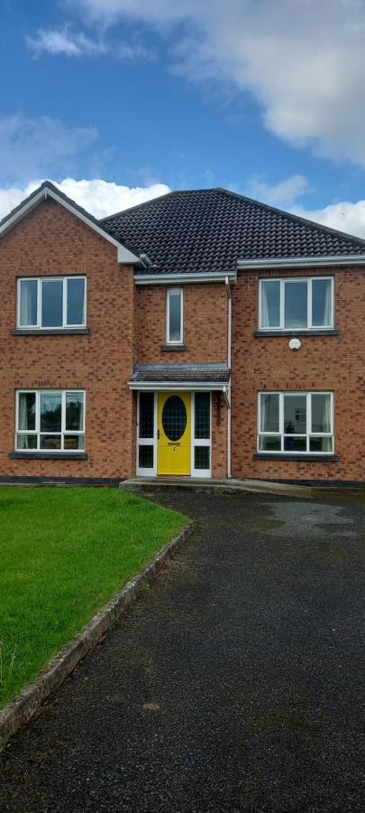 1 Cartrun Breac N39D7H6 Opposite Longford Rugby Club - See The Yellow Door Bagian luar foto